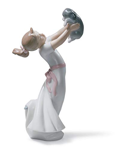 LLADRÓ The Best of Friends Girl Figurine. Porcelain Girl Figure.