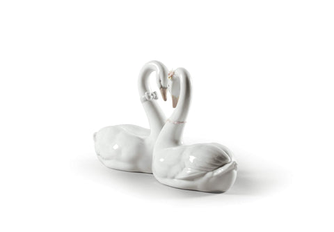 LLADRÓ Endless Love Swans Figurine. Porcelain Swan Figure.