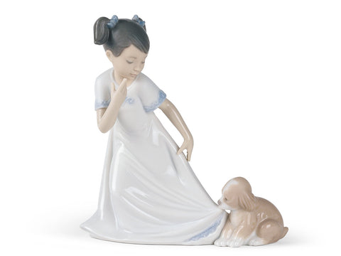 Nao by Lladro Collectible Porcelain Figurine: LET ME GO! - 6 3/4" tall - pretty girl with puppy dog
