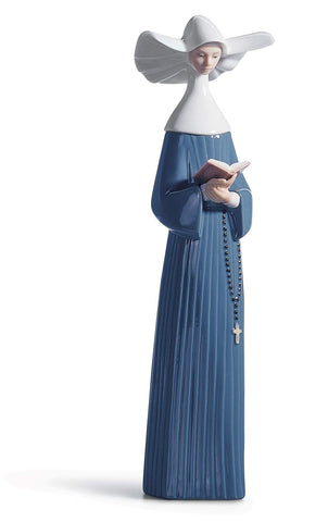 LLADRÓ Prayerful Moment Nun Figurine. Porcelain Nun Figure.