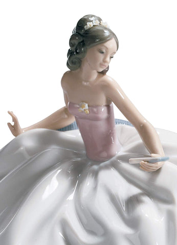 LLADRÓ at The Ball Woman Figurine. Porcelain Woman Figure.