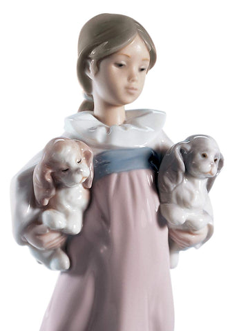 LLADRÓ Arms Full of Love Girl Figurine. Porcelain Girl Figure.