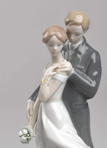 LLADRÓ Everlasting Love Couple Figurine. Porcelain Anniversary Figure.