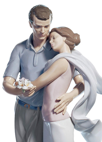 LLADRÓ You're Everything to Me Couple Figurine. Porcelain Bride and Groom Figure.